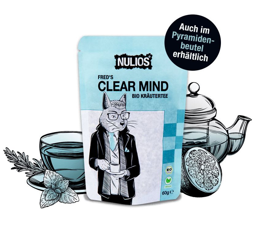 Fred's Clear Mind Bio Kräutertee Verpackung vor gezeichneter Teekanne, Teetasse, Limette, Rosmarinzweig und Minze mit "auch im Pyramidenbeutel erhältlich" Sticker